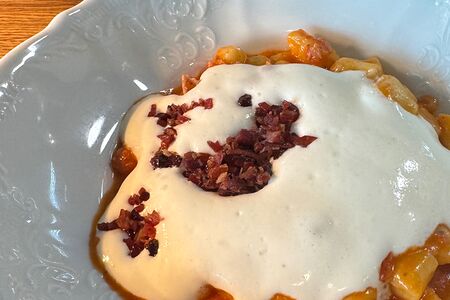 Картофельные ньокки с беконом в соусе Арабьятта 