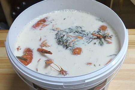 Раки в сливочном бульоне мелкие