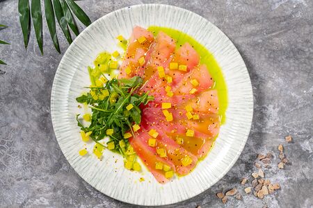 Карпаччо из тунца с лимонным перцем