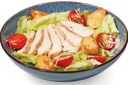 Салат Цезарь с курицей