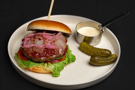 Сливочное рагу с креветками и кальмаром