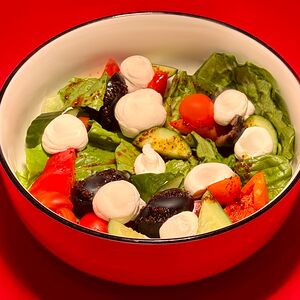 Греческий с пухлыми маслинами и Фета муссом