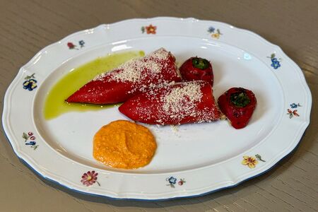 Перец Рамиро с соусом ромеско