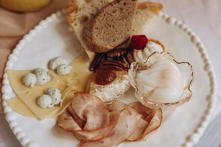 Завтрак Гида