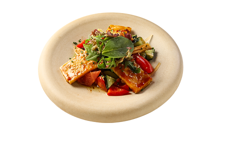 Салат с тофу и свежими овощами