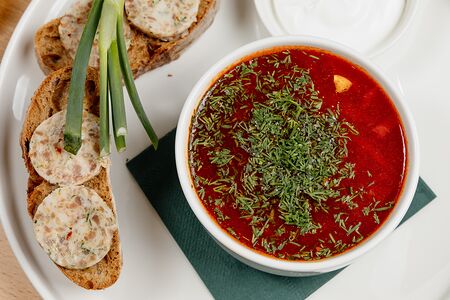 Борщ с томленой говядиной