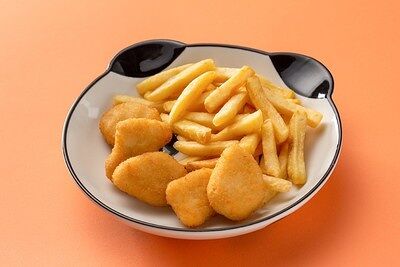 Куриные наггетсы с картофелем фри