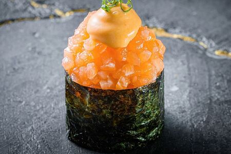 Гункан Лосось