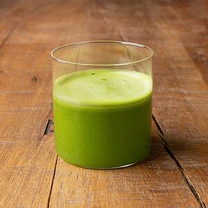 Огурец-яблоко-сельдерей