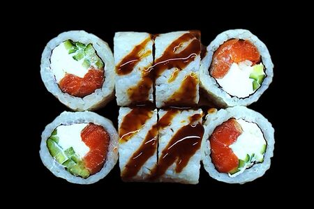 Урумаки с лососем