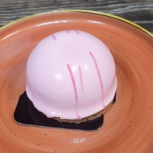 Пирожное Малиновый пломбир