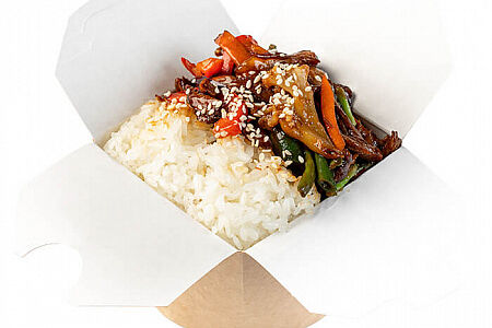 Паровой рис с говядиной в устричном соусе