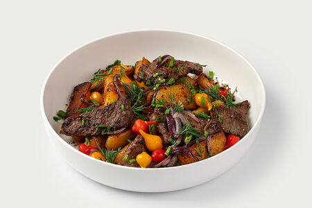 Жареная мраморная говядина с запечённым картофелем