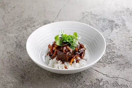 Щеки в устричном соусе