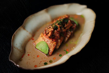 Авокадо, лисички, жареный тофу