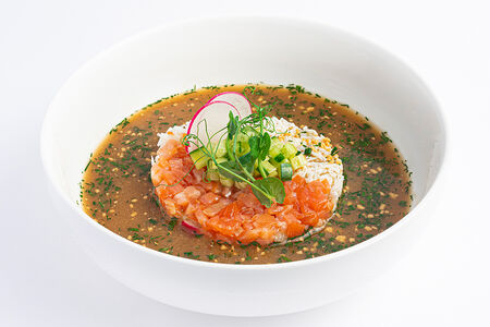 Окрошка с лососем на квасе