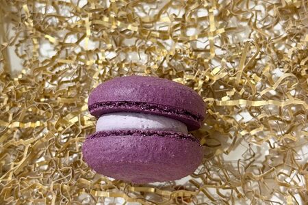 Макаронс черника