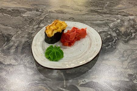 №83 Гункан с лососем