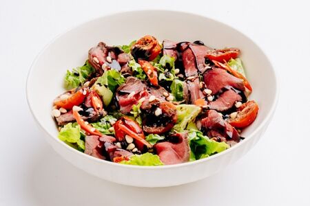 Салат с ростбифом