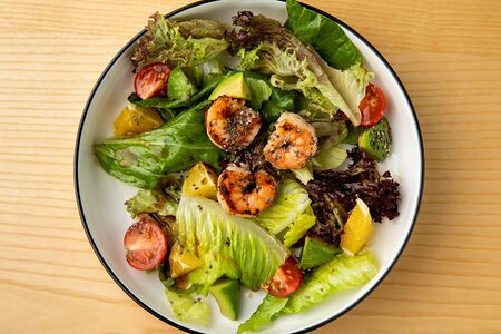 Салат с креветкой