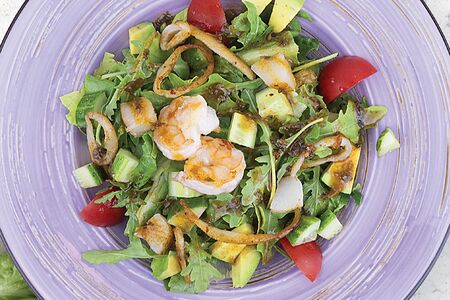 Салат с морепродуктами 