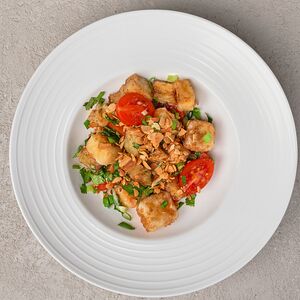 Теплый салат с баклажанами и сулугуни