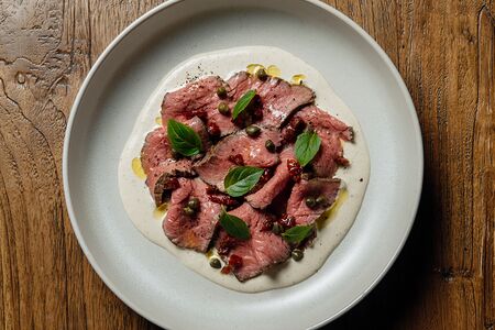 Вителло тоннато, соус из тунца