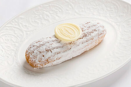 Эклер ванильный