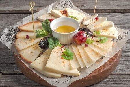 Ассорти грузинских сыров