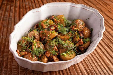 Жареный картофель с сезонными грибами