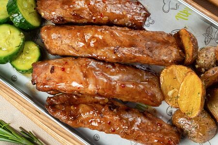 Ребра в соусе сладкий чили 