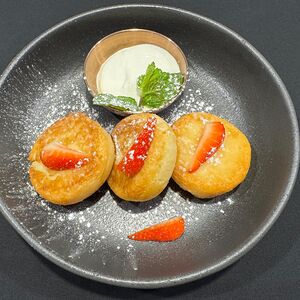 Сырники со сметаной