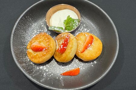 Сырники со сметаной