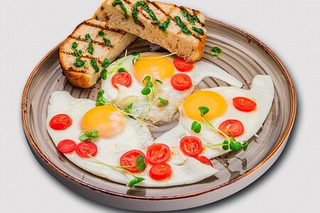 Глазунья с томатами черри