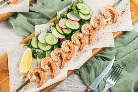 Шампури с креветками