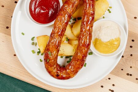 Колбаска горячего копчения из свинины