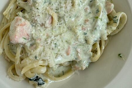 Паста с лососем и шпинатом