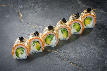 Ролл Филадельфия в золоте