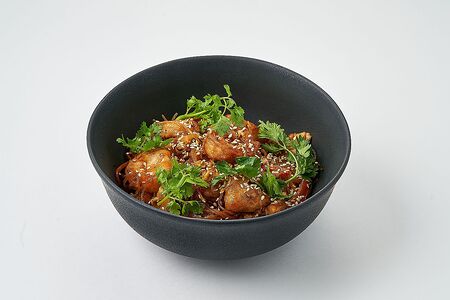 Сингапурская лапша с курицей и креветками