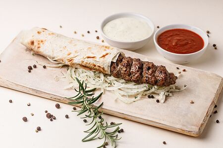 Кебаб из баранины в лаваше