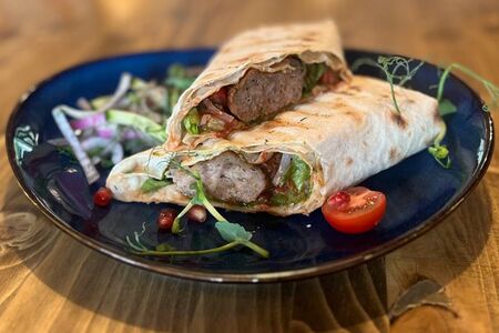 Люля-кебаб мясной в лаваше