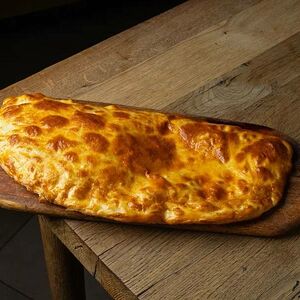 Паратха с двумя видами сыра