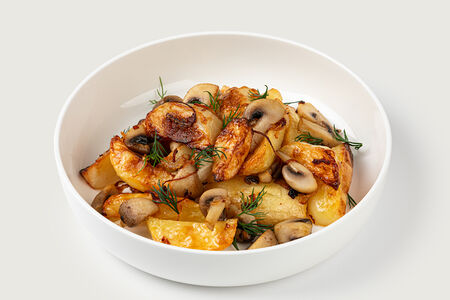 Жареный картофель с грибами и луком