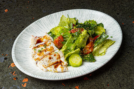 Салат с кальмаром