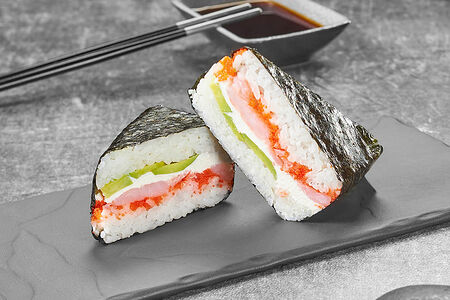 Онигири с креветкой