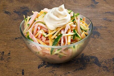 Салат с ветчиной