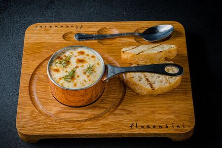 Жюльен с крабом и лесными грибами