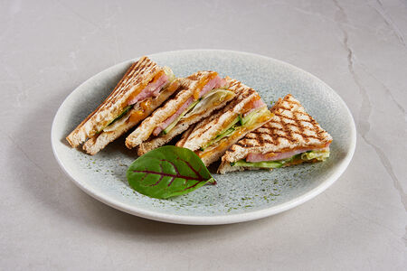 Сэндвич с ветчиной и сыром