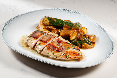 Куриная грудка с грибами