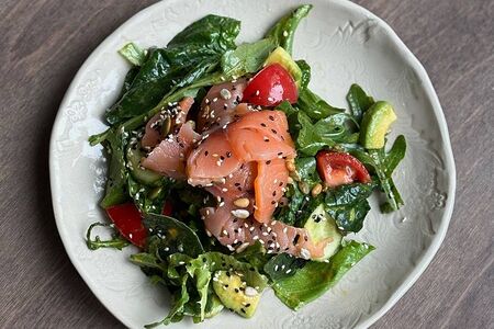 Салат с сёмгой